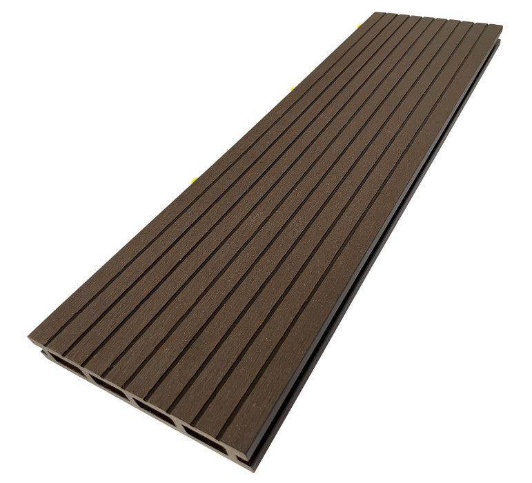 Piso WPC Pro Chocolate - Play Plaza
